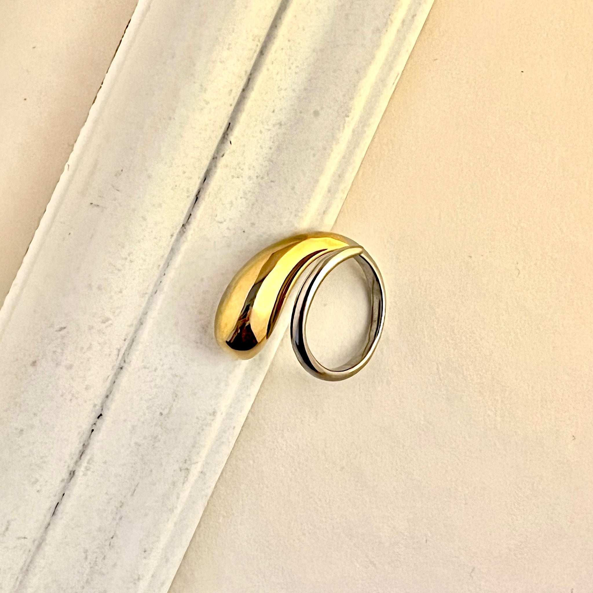 Dual - Tone Ring - KINYOI