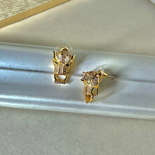 Golden Studded Leopard Face Stud Earrings - KINYOI
