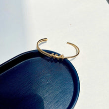 Minimal Knot Cuff Bracelet - KINYOI