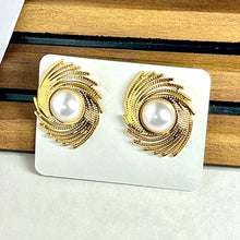 Pearl Gold Stud Earrings - KINYOI
