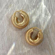 Ribbed Hoop Earrings - KINYOI